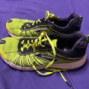 Brooks Universal platform shoes